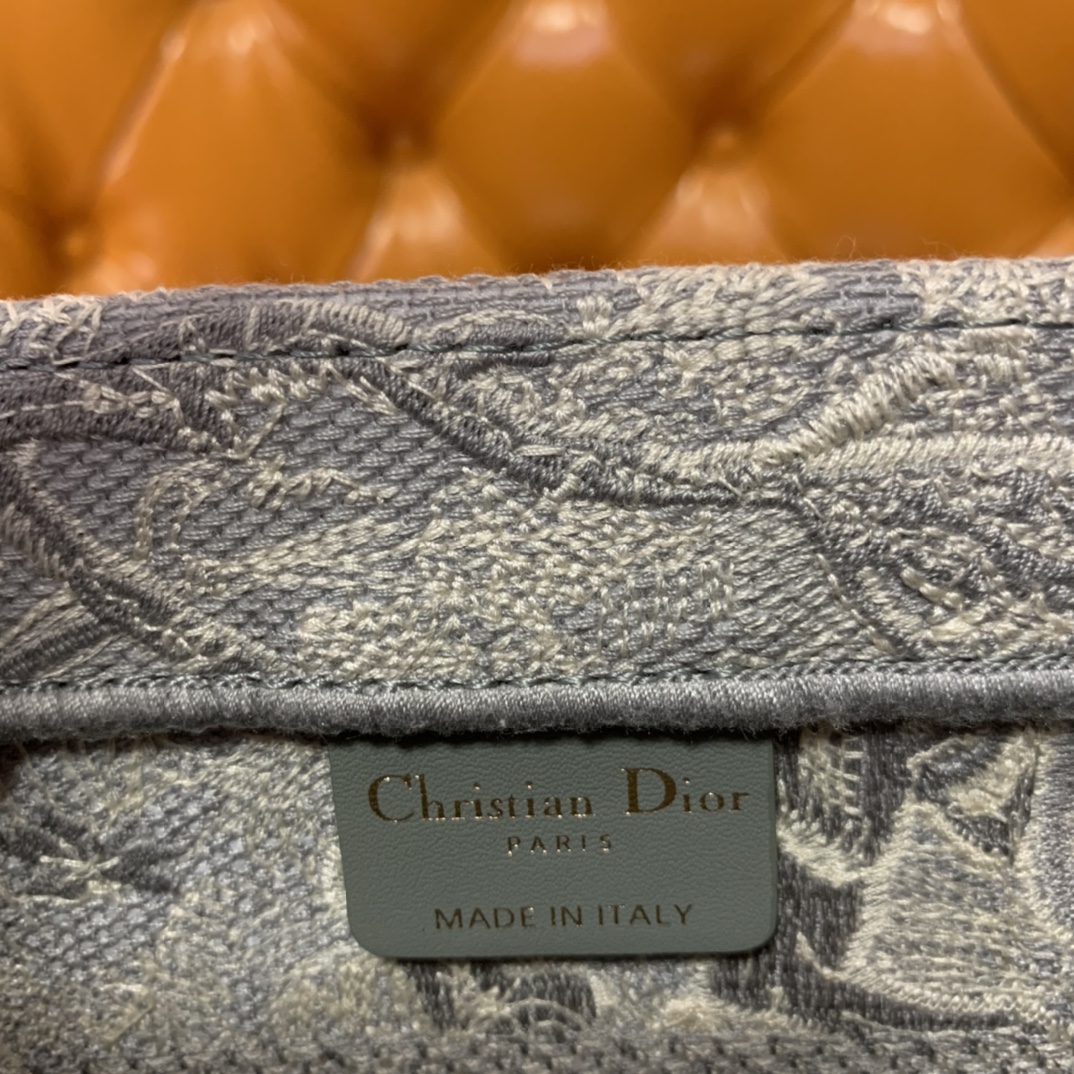 2a51769dee443.jpg