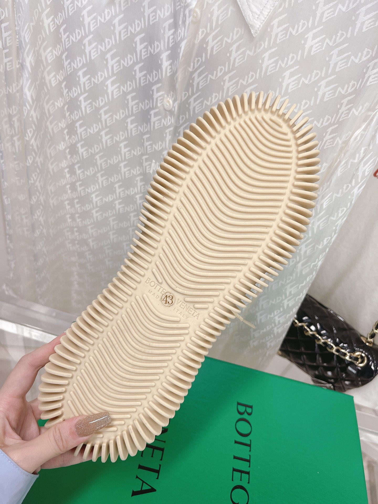 818cf783293bb.jpg
