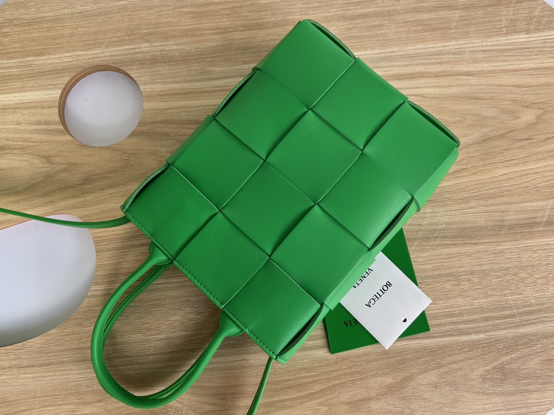 8cfee3d63957b.jpg
