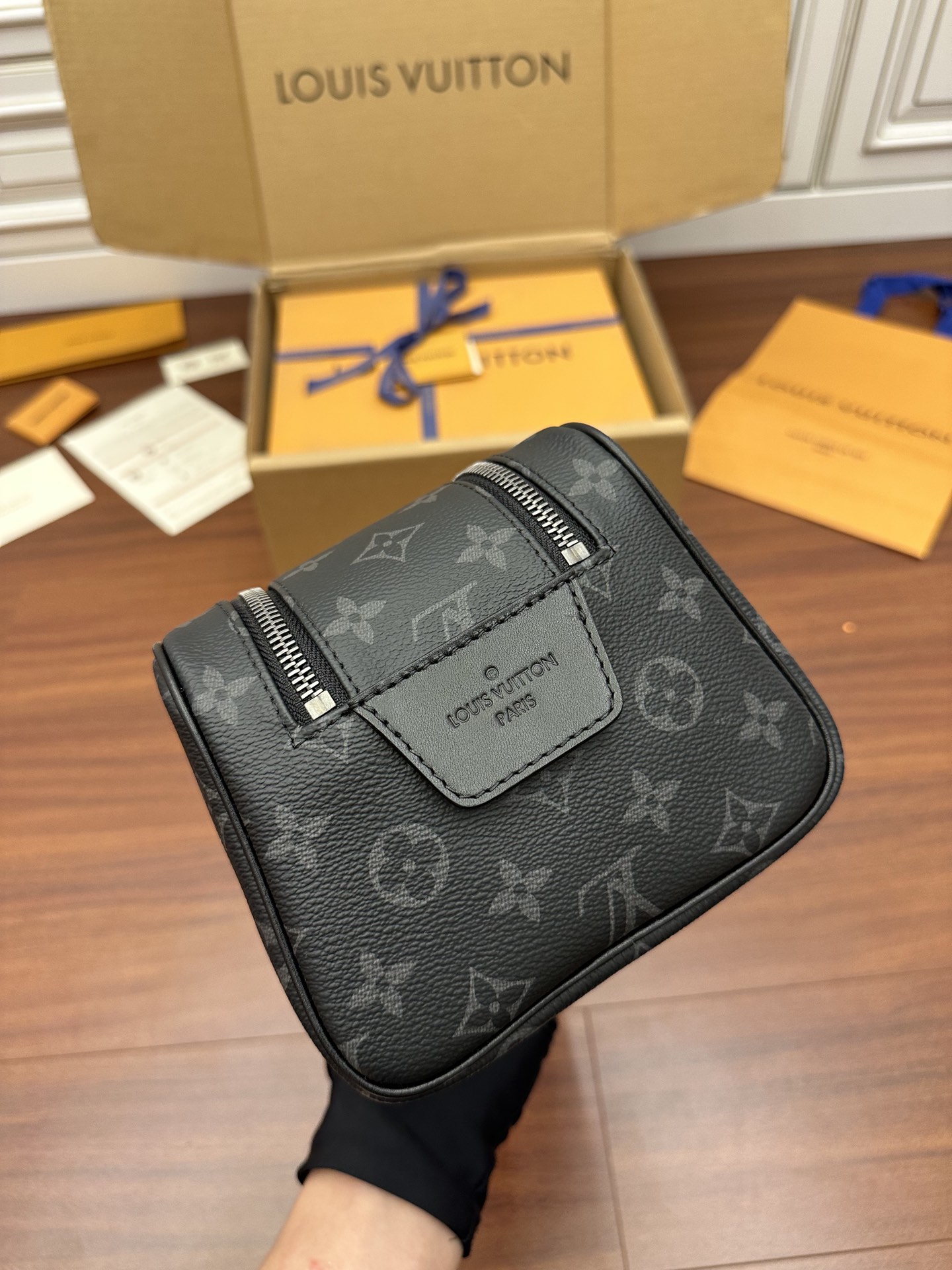 9b40af08a1060.jpg