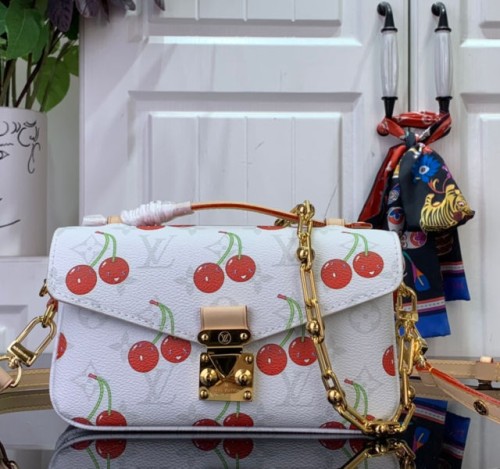 [88공장] 루이비통 POCHETTE MeTIS EAST WEST 백