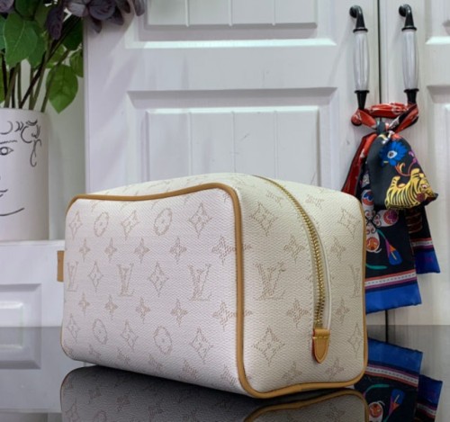 [88공장] 루이비통 Toiletry Pouch(2color)