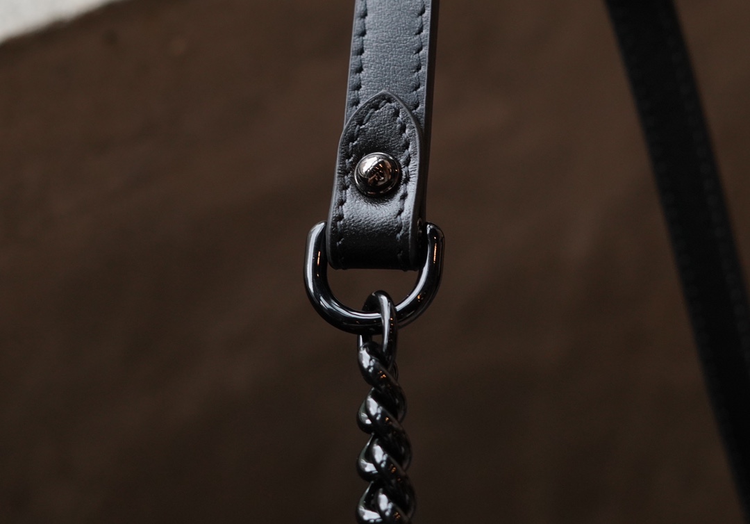 a442dbee5d60d.jpg