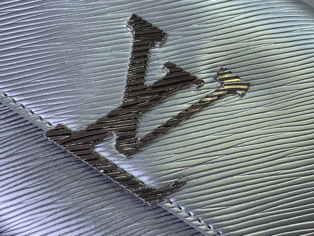 b8131b41353c4.jpg