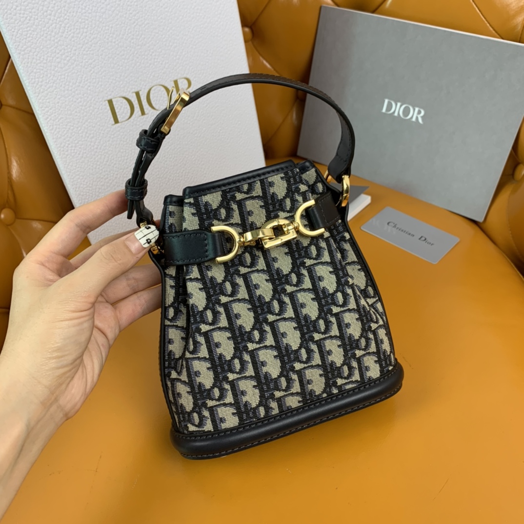 bcd6b8358e888.jpg