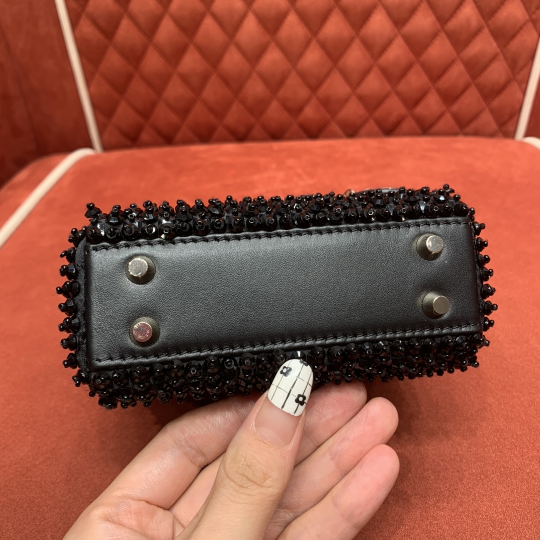 cef8bb45c01dc.jpg