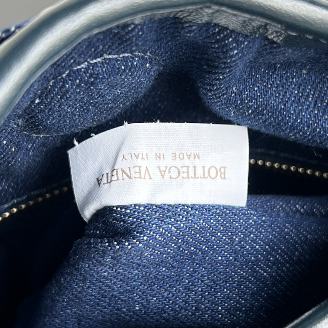d8903402c497d.jpg