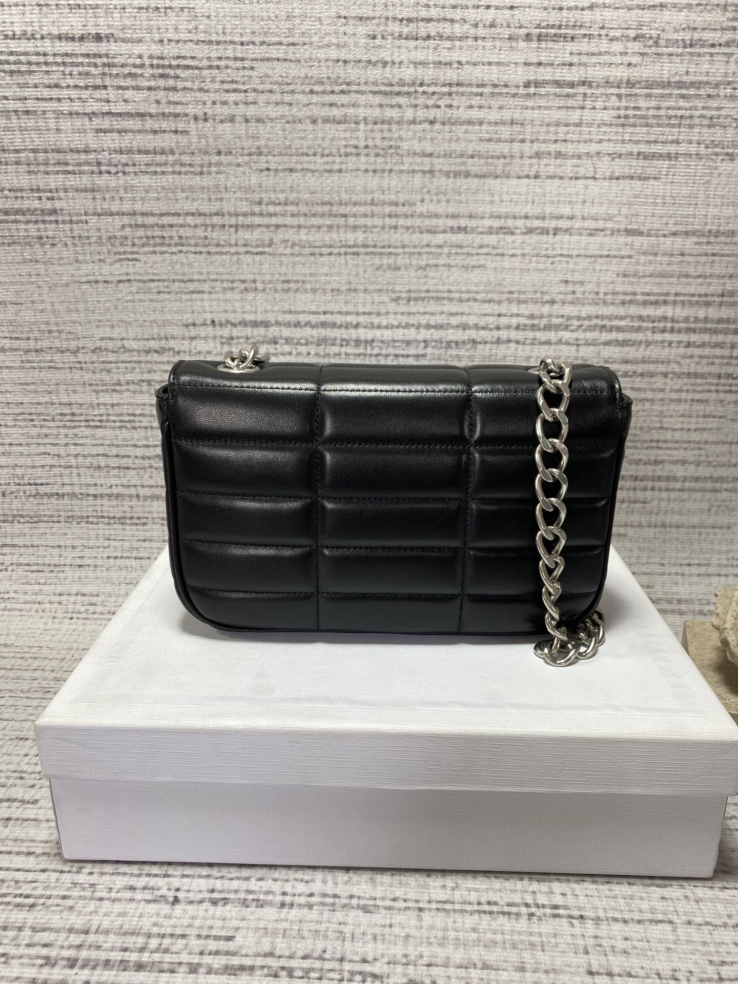 ef52d2f1bd419.jpg