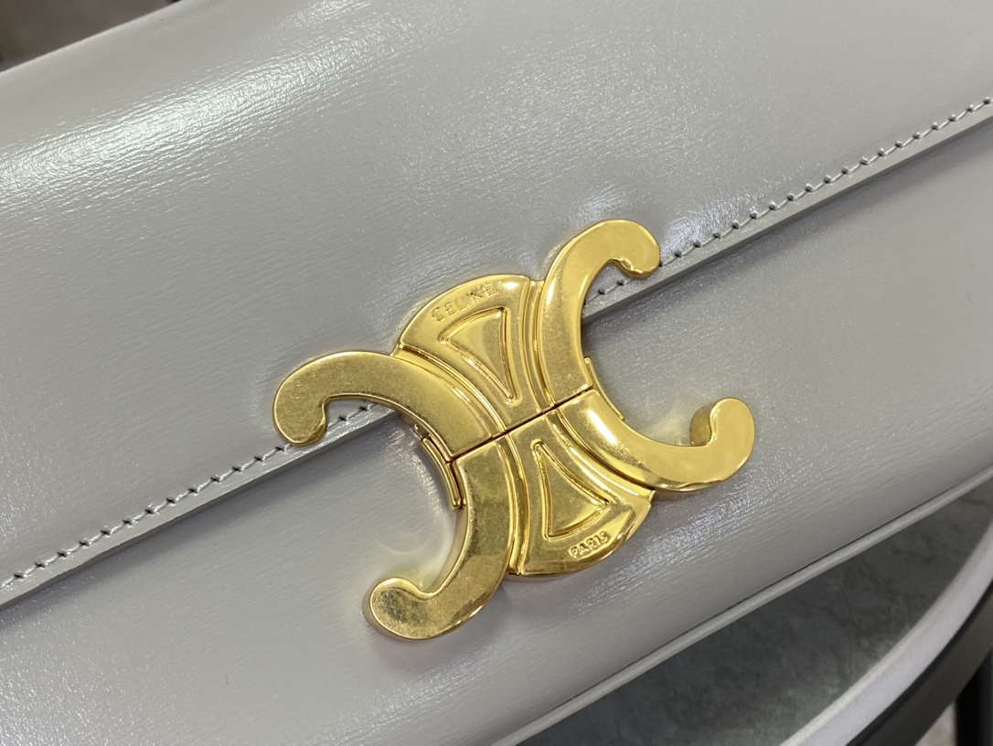 f12544a8ce2ff.jpg