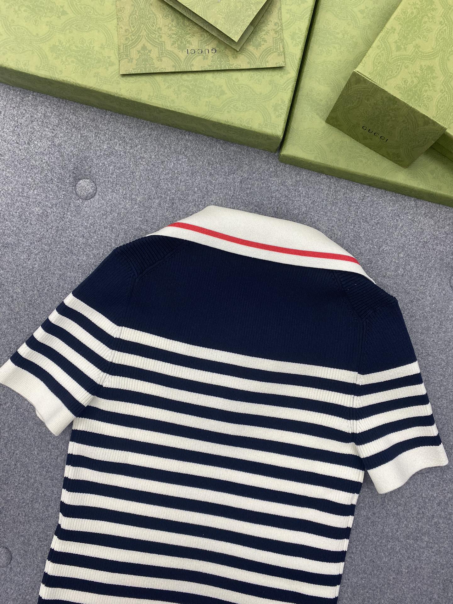 f616833f8a8ce.jpg